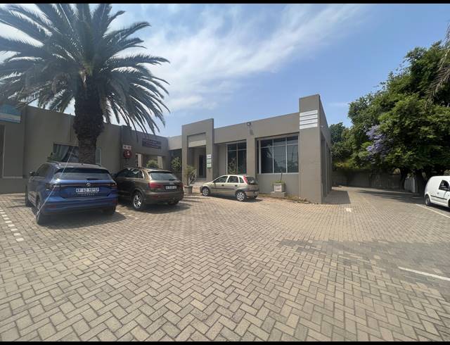730M² RETAIL FOR SALE IN LYTTELTON MANOR